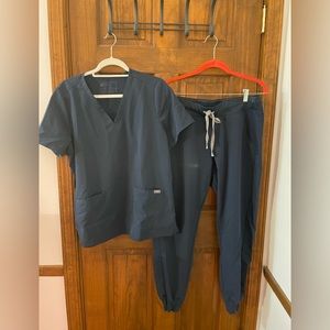 Women’s Figs Scrubs - Limited Edition - Dark Harbor - Set - Size Large - Worn